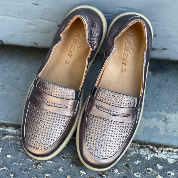 <h4>Elevate Your Fall Wardrobe with Trendy Loafers</h4>